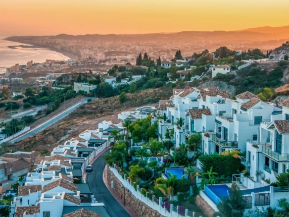 Dlaczego Polacy inwestują w nieruchomości na Costa del Sol? Przewodnik Le Mand (2025) w Bez kategorii – 3 | Le Mand Nieruchomości